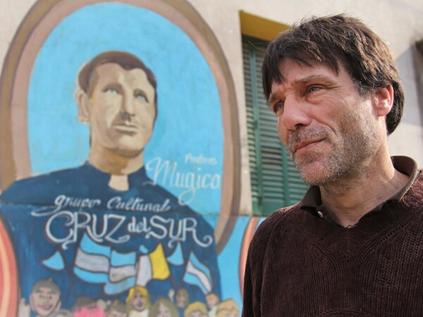 Задержание священника во время пенсионной акции в Буэнос-Айресе