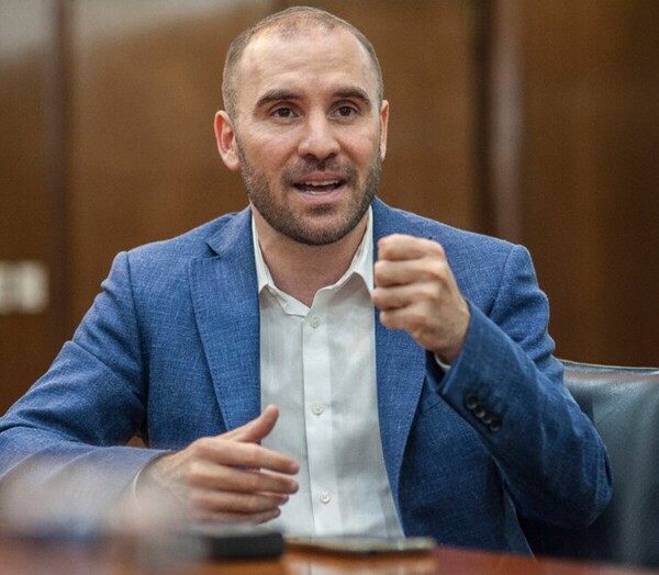 Гусман критикует противоречивую инвестиционную схему Милея