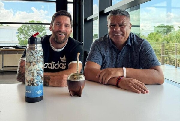 Вандализм со статуей Месси в Мар-дель-Плате