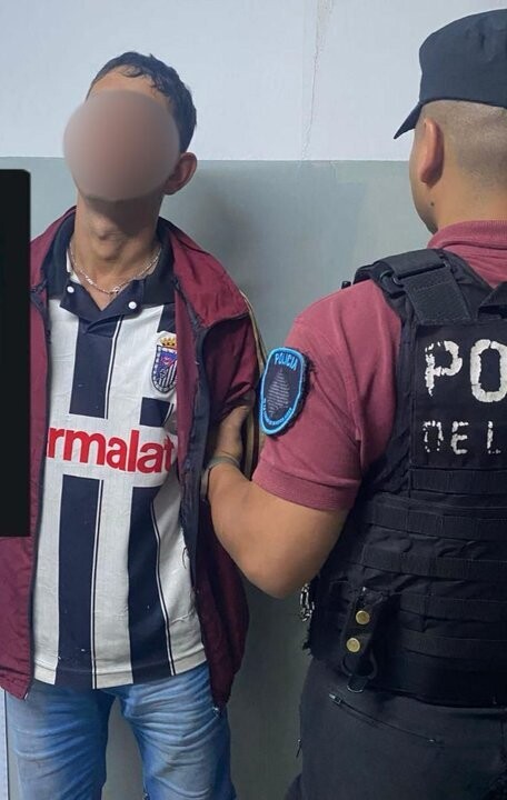 Policía de Buenos Aires detiene a hombre en intento de robo