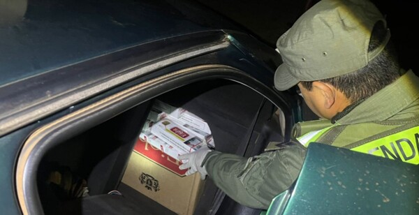 Трёх человек задержали за контрабанду сигарет и сопротивление властям в Аргентине