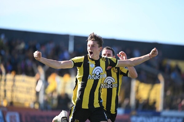 Депортиво Мадрин вышел в финал плей-офф Примеры