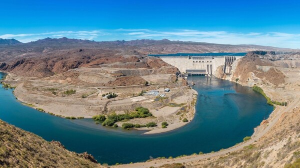 Argentina privatizes four hydroelectric plants