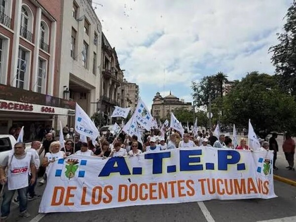 Huelga docente en Tucumán posterga el inicio de clases