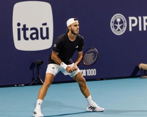 塞伦多洛在迈阿密四分之一决赛中输给兹维列夫