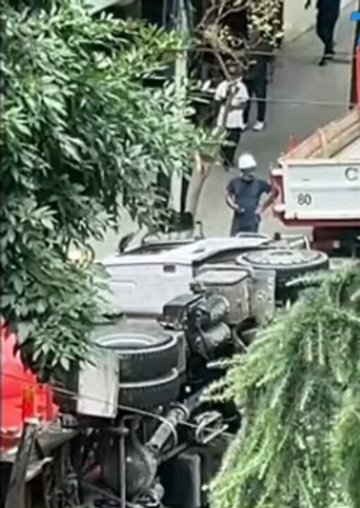 Cement Mixer Driver Seriously Injured in Buenos Aires Crash