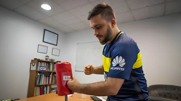 Политическая отставка в Аргентине описана через футбольную метафору