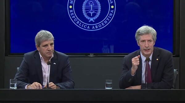 Аргентина борется с инфляцией, контролируя приток долларов