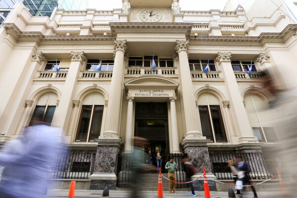 Argentina's Central Bank Buys Dollars to Strengthen Reserves