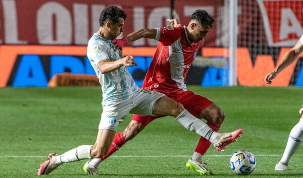 Аргентинос Хуниорс и Атлетико Тукуман сыграли вничью 0-0