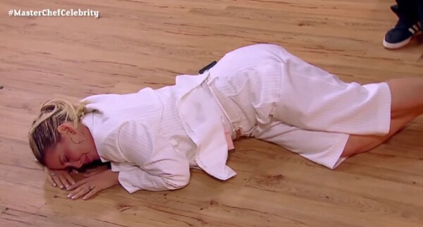 《名人主厨大师》厨房斗殴：万达和埃米莉亚上演戏剧