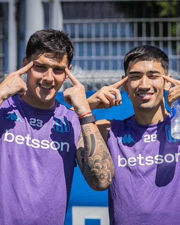 Костас определяет состав «Рейсинга» на матч с «Бокой»