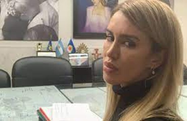 Интендант Фернандо Эспиноса обвинен в сексуальном насилии Мэлоди Ракаускас