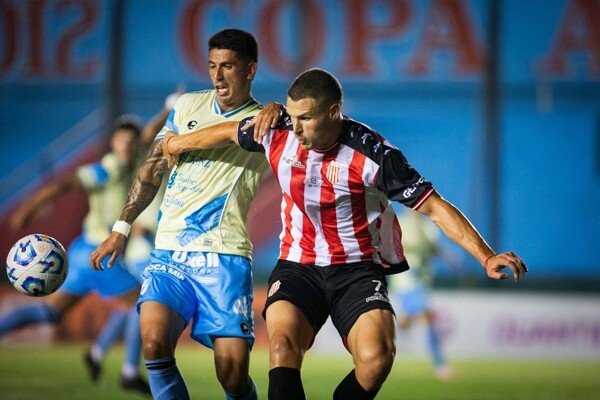 巴拉卡斯中央队点球战胜坦普尔队晋级阿根廷杯16强