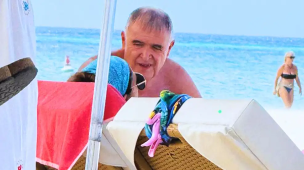 Губернатор Тукумана вернулся из отпуска раньше срока из-за скандала