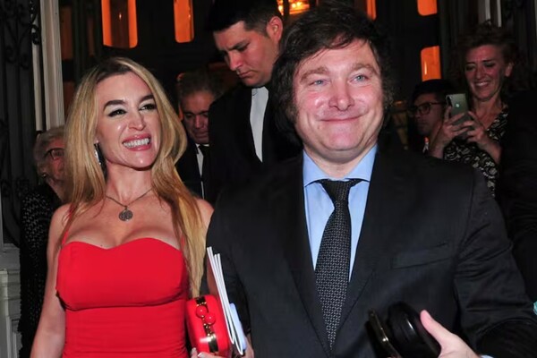 Президент Аргентины Хавьер Милеи спел на сцене театра в Мар-дель-Плате