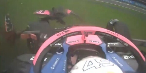 Аргентинский пилот Франко Колапинто сошел с гонки после столкновения