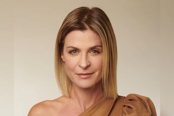 托瓦尔和洛佩斯回忆不存在的恋情