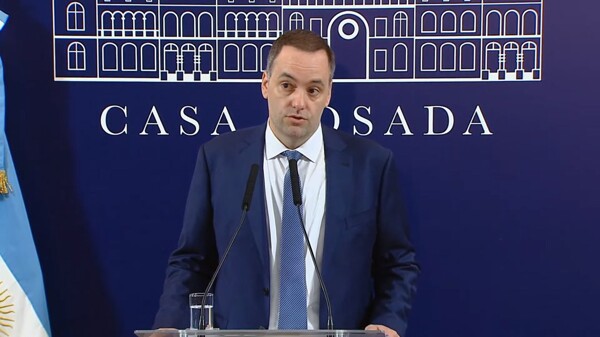Правительство критикует захват университетов