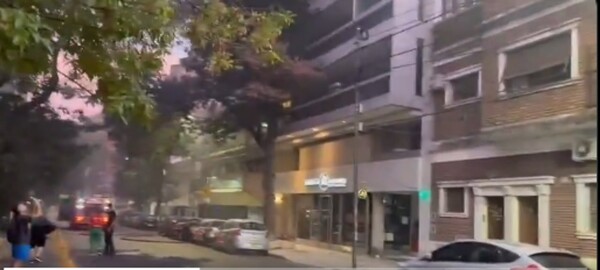 Два человека заблокированы в здании после пожара в Буэнос-Айресе