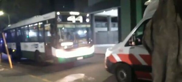 Авария в Ла Патерналь: Автобус потерял тормоза и ранил пассажиров