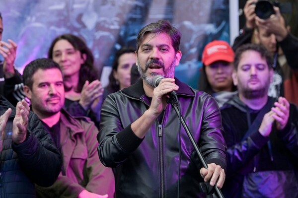 Формирование фронтов 'Patria y Futuro' и 'La Patria es el Otro' в Аргентине
