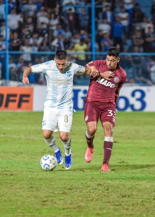 Атлетико Тукуман победил Ланус 1-0 в Апертуре