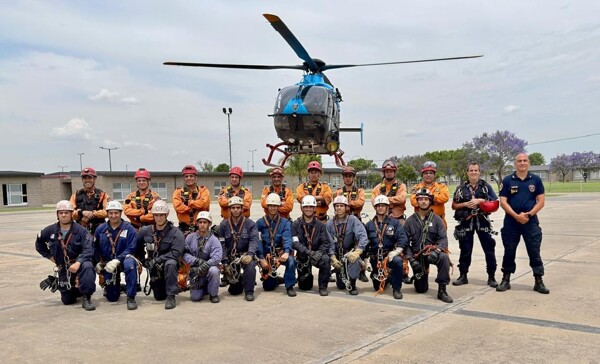 Десять пожарных из Аргентины завершили курс по спасательным операциям