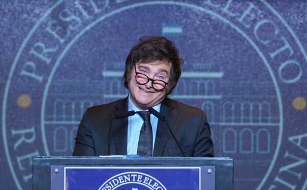 Президент Аргентины поздравил Хосе Антонио Каста с победой на выборах