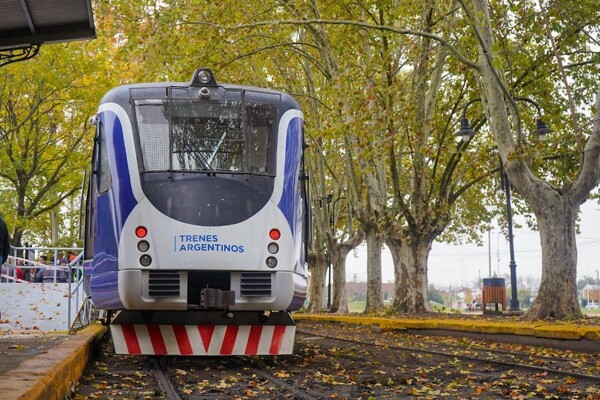 Открытие туристического поезда Eltren Mercedes-Tomás Jofré в провинции Буэнос-Айрес