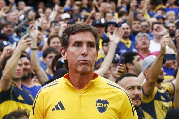 Boca's Coach Comments on Controversial Substitution