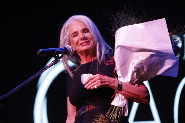 安娜·玛丽亚·皮基奥在80岁生日时获得ACE奖