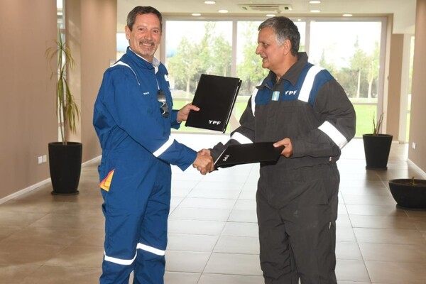 Руководители YPF и SLB посетили Вака-Муэрта