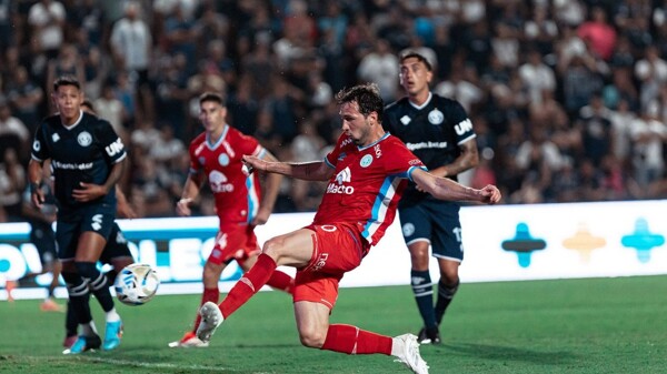 Бельграно одерживает сенсационную победу над Ривадавией